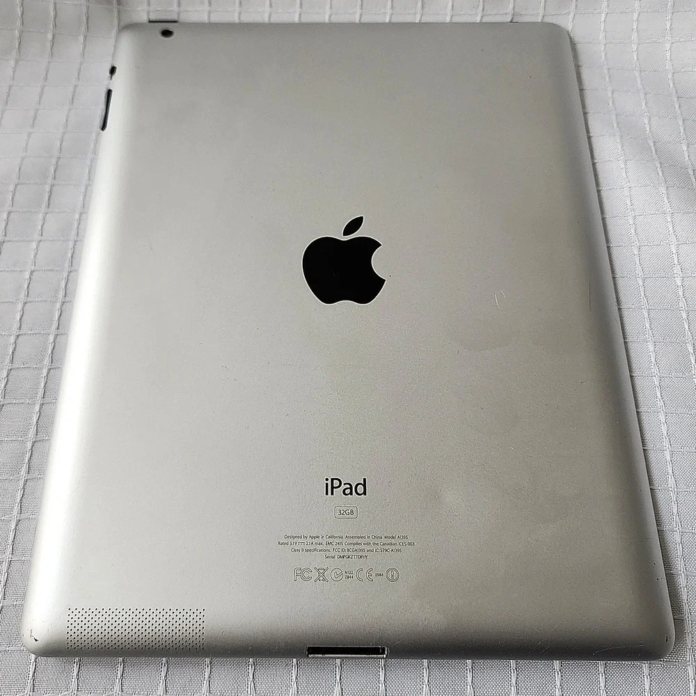 Apple IPad 2nd Gen 32GB Silver A1395 9.7